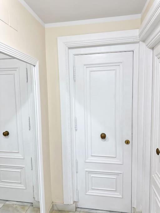 *new Gray D Albion: Puerto Banus Apartment Marbella