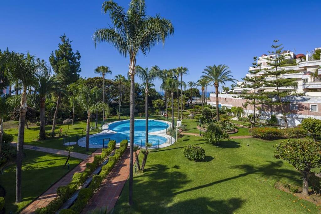 *new Gray D Albion: Puerto Banus * Marbella